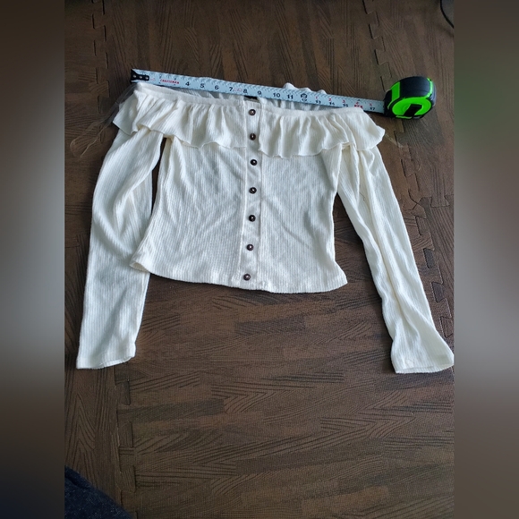 Sirens off the shoulder long sleeve top - Picture 2 of 7